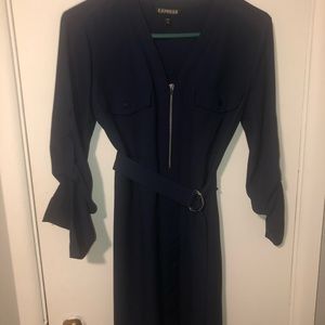 Short navy dress with belt